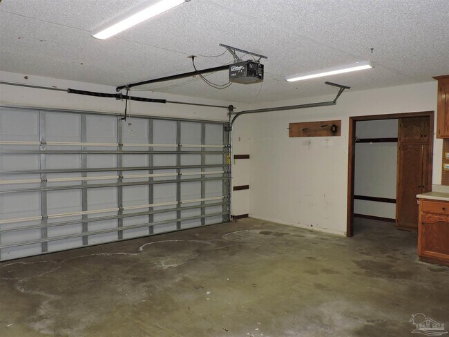 Building Photo - 3223 Windmill Cir