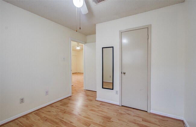 Building Photo - 11323 Windmark Dr
