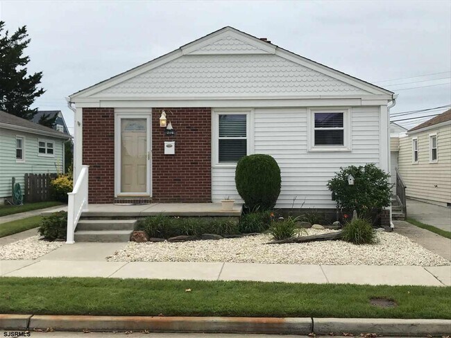 Primary Photo - 216 N Sumner Ave