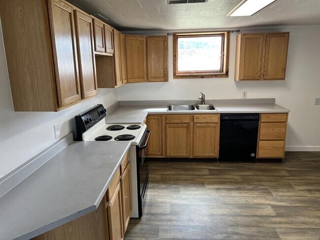 Building Photo - 9050 S 19th Ave