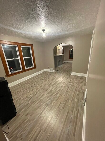 Building Photo - 45 Bellwood Ave