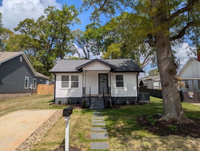 Building Photo - 108 Brown St