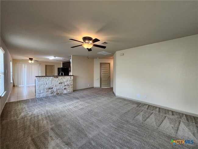 Building Photo - 789 Great Oaks Dr