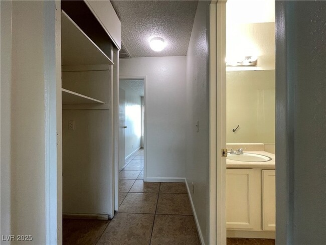 Building Photo - 4007 Danford Pl