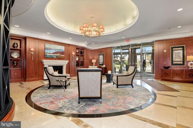 Building Photo - 8220 Crestwood Heights Dr
