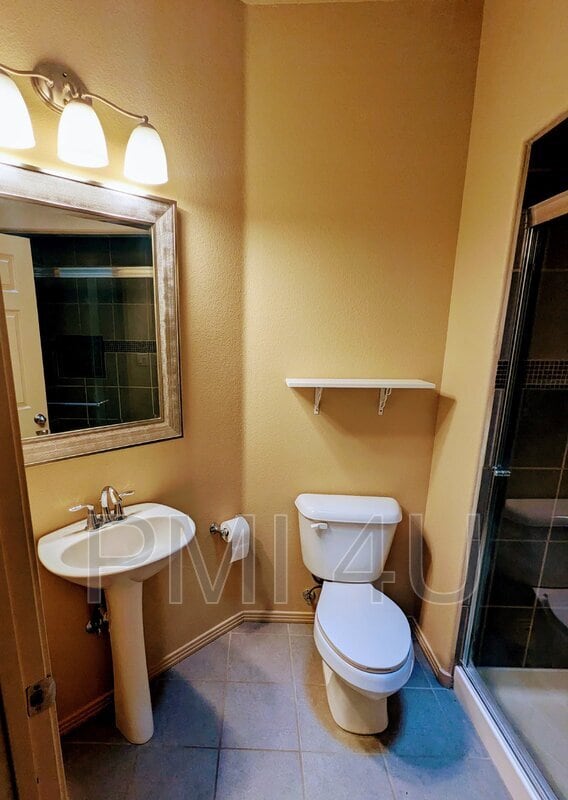 Building Photo - 2317 Garden Rd NE