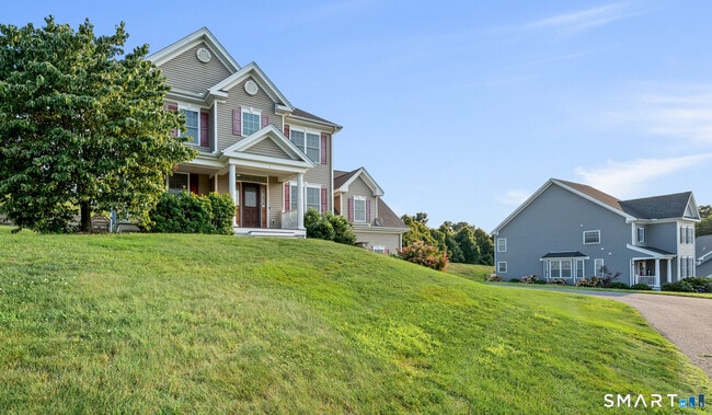 Building Photo - 5 Rolling Hills Dr