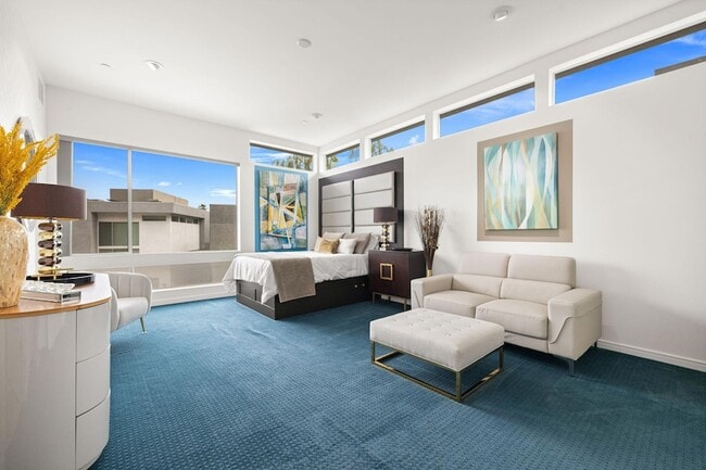 Building Photo - 1201 Surrey Ln