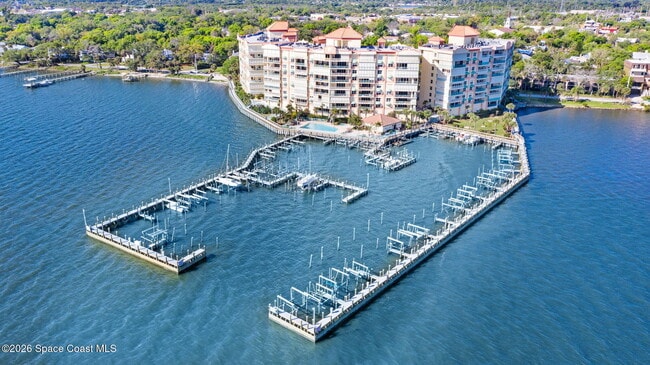 Building Photo - 102 Riverside Dr