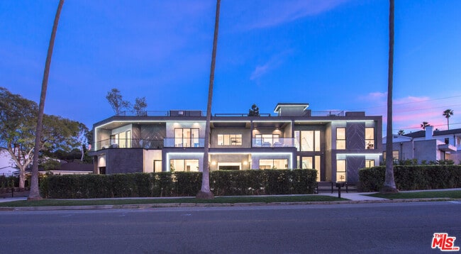 Building Photo - 12720 Montana Ave