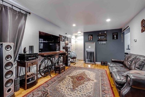 Building Photo - 6414 N Mozart St