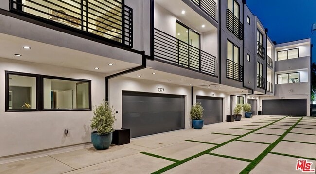 Building Photo - 7273 W Hazel Ct