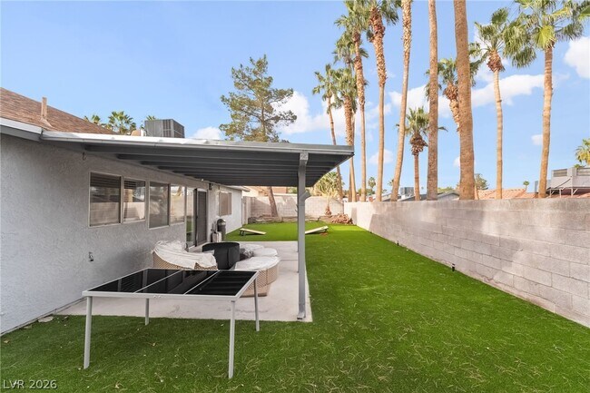 Building Photo - 3138 Belvedere Dr