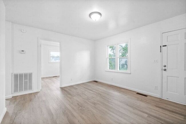 Building Photo - 1953 Batts Ln