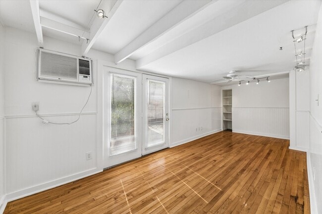 Building Photo - 820 Heights Blvd