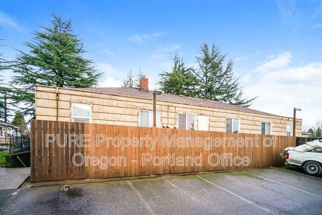 Building Photo - 7008 N Amherst St