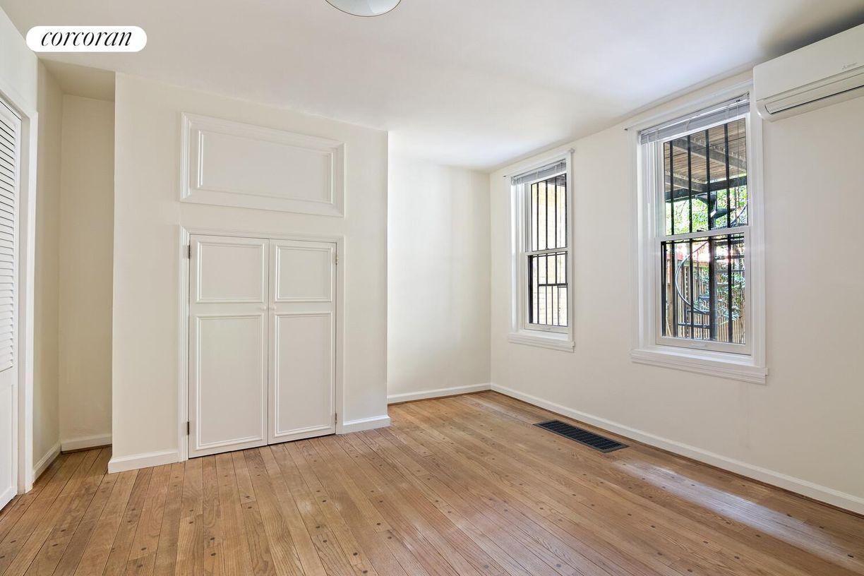 Building Photo - 543 3rd St