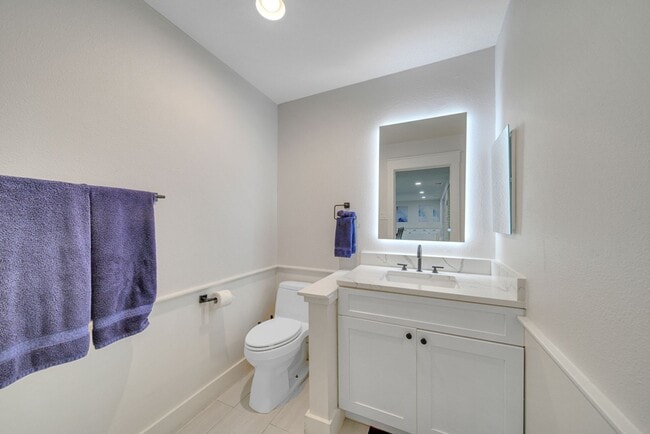 Building Photo - 605 Squires Row