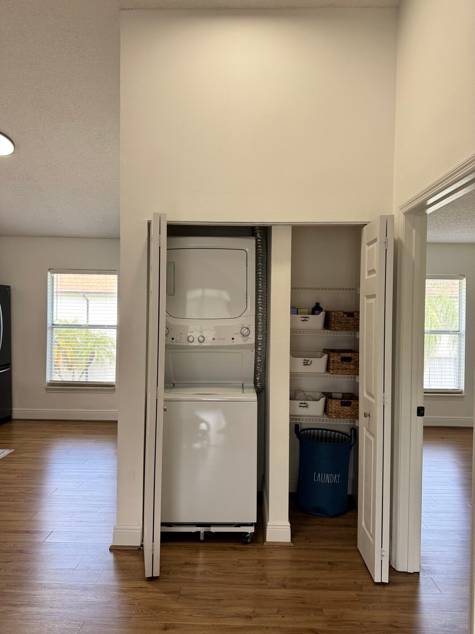 Laundry area - 3651 N Goldenrod Rd