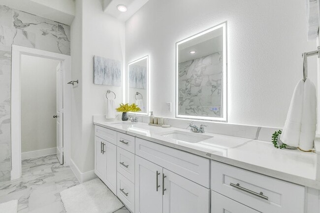 Building Photo - 6713 St Augustine St