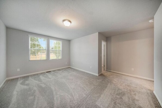 Building Photo - 511 Burr St
