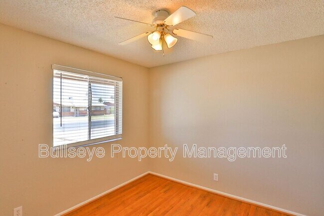 Building Photo - 331 W Pinon Ave