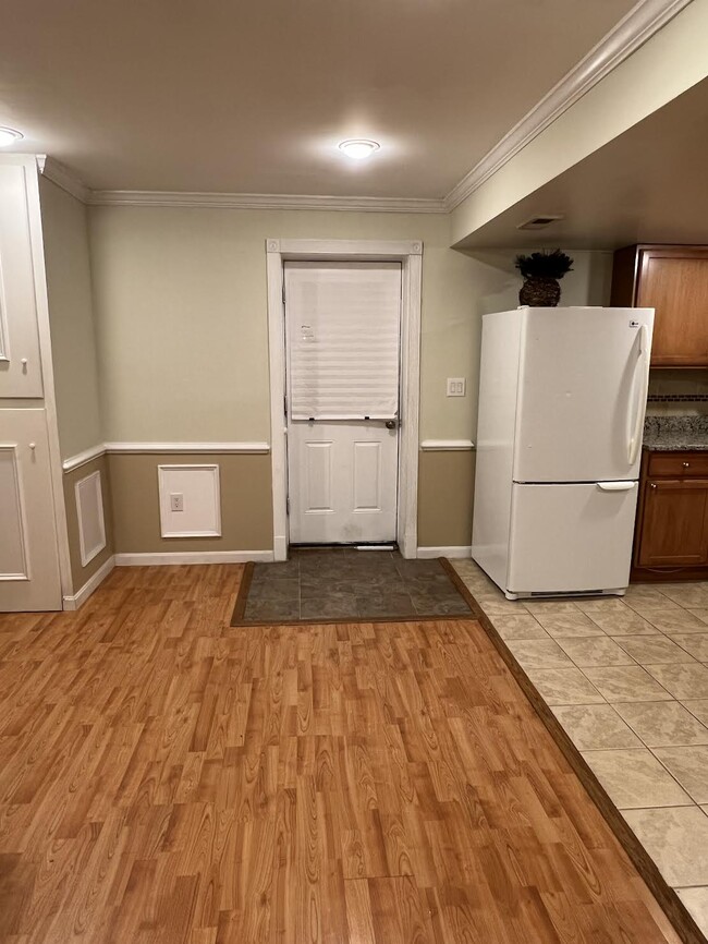 Front door next to kitchen - 43952 Reliance Ct