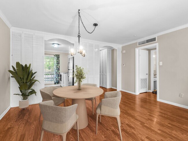 Building Photo - 10438 Jefferson Hwy