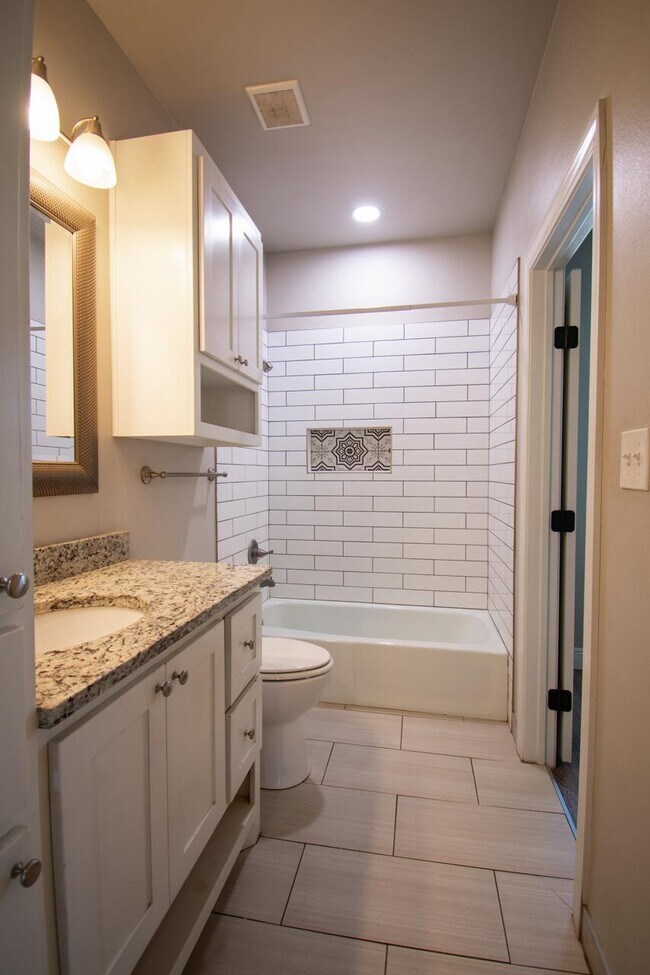 Building Photo - 1508 Avenue W