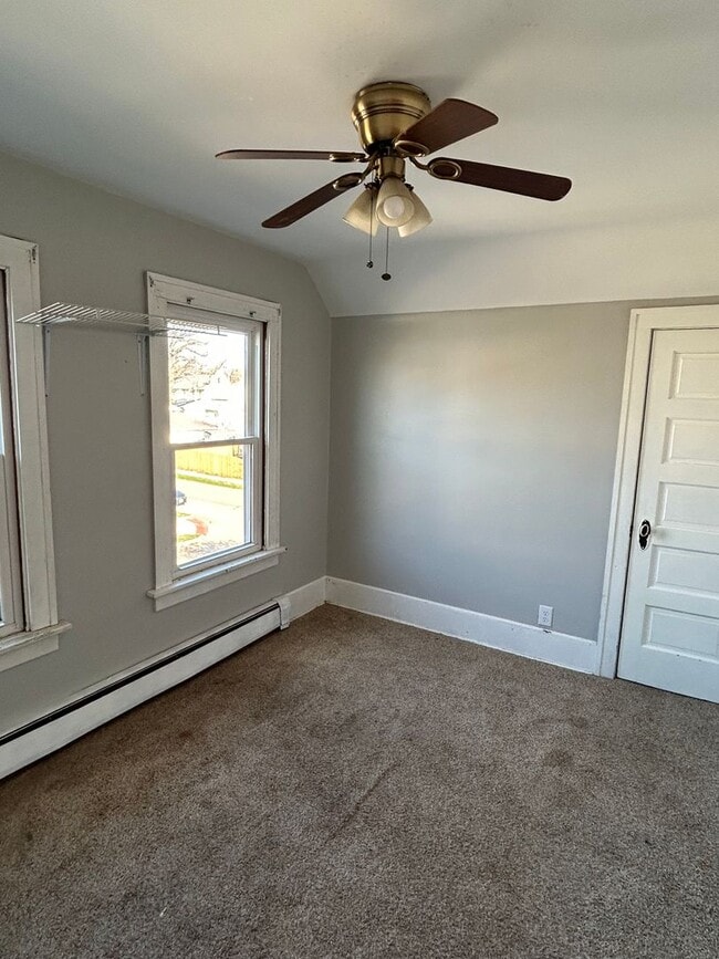 Building Photo - House for Rent