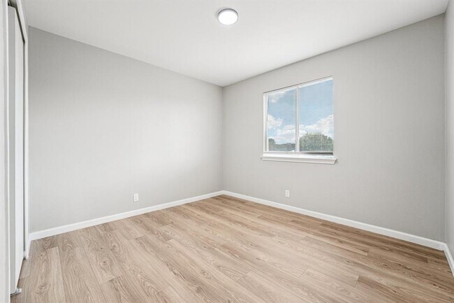 Building Photo - 429 Atlantis