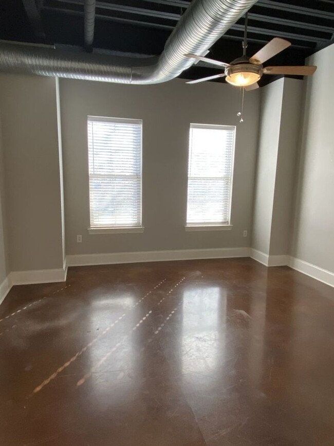 Building Photo - Great 2 Bed, 2 Bath Condo in NODA