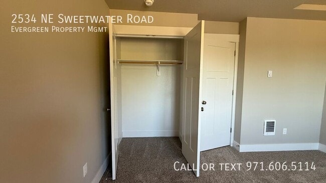 Building Photo - 2534 NE Sweetwater Rd