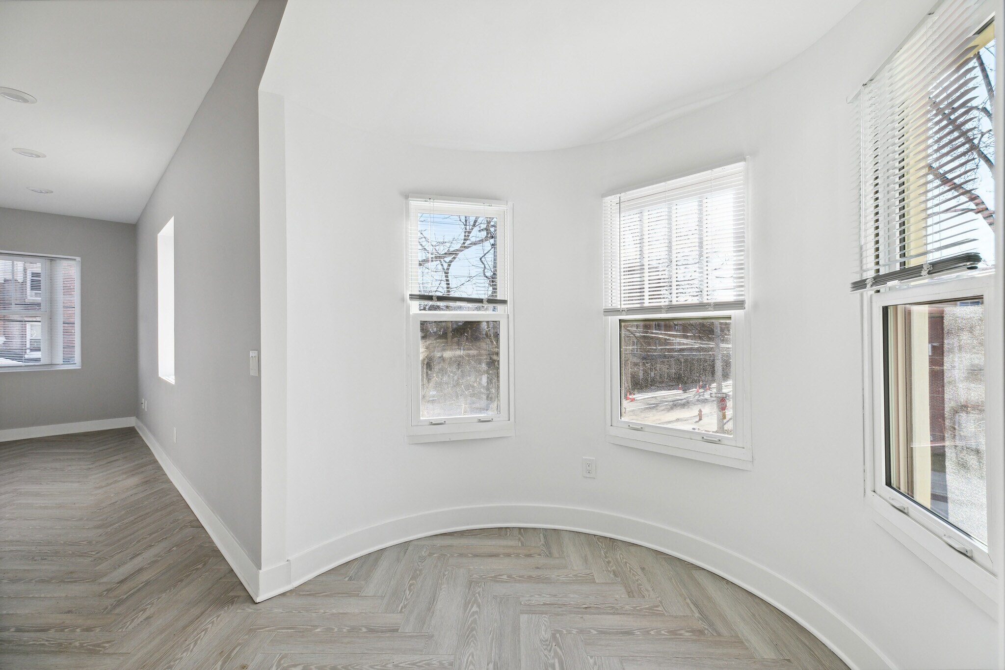 Building Photo - 862 N 41st St