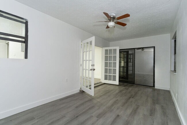 Building Photo - 1181 SW Sarto Ln