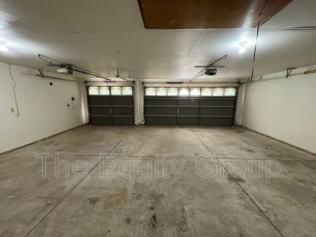 Building Photo - 2511 S Peppertree St