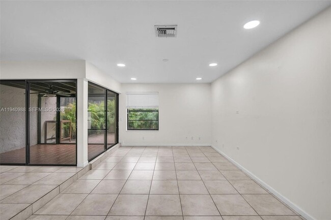 Building Photo - 11125 SW 134th Ct