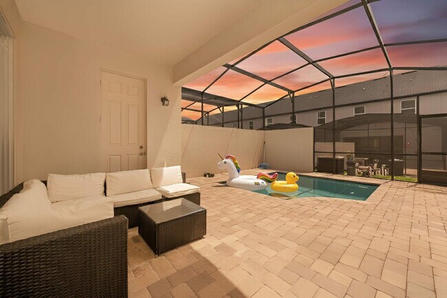 Building Photo - 1660 Tropical Palms Cir