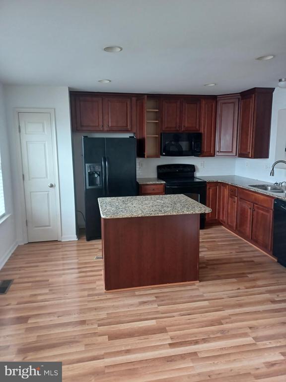 Building Photo - 60 Natural Way