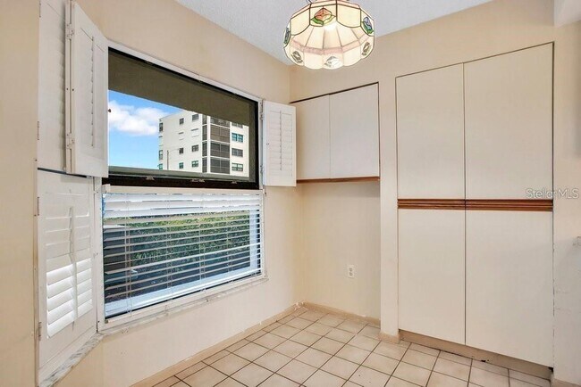 Building Photo - 1328 Pasadena Ave S