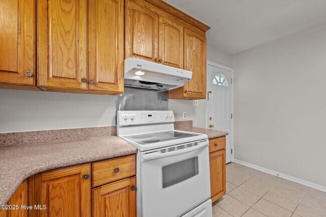 Building Photo - Nice 3 Bedroom Home -2503 Country Club Rd.