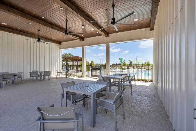 Building Photo - 29527 Saddleview Dr