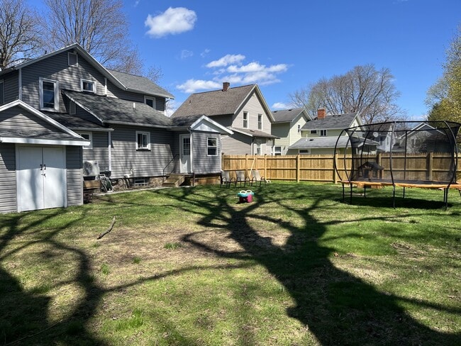 Building Photo - 77 Roselawn Ave