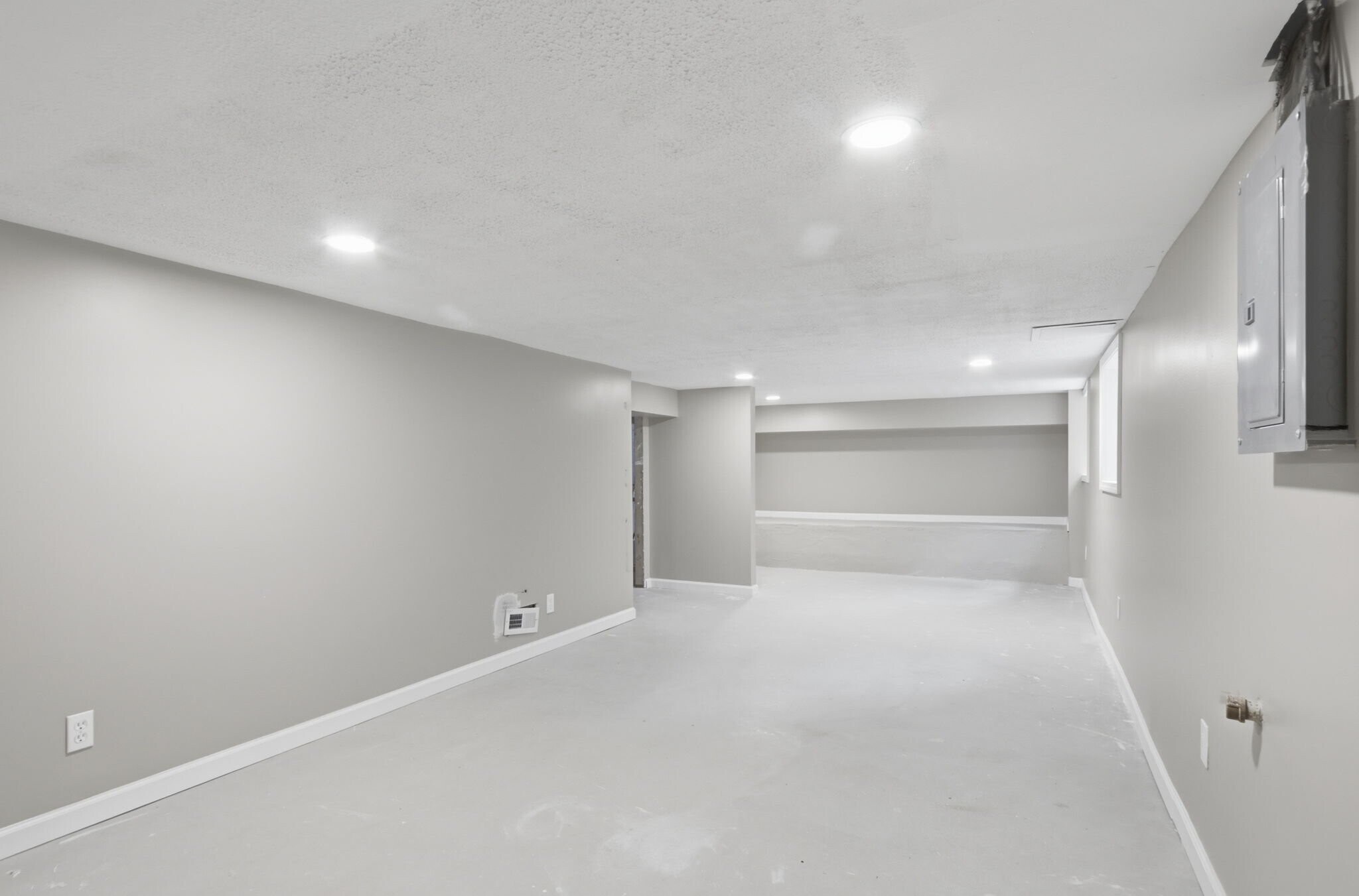 Building Photo - 3136 E Edgewood Ave