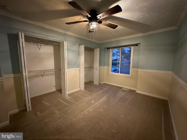 Building Photo - 502 Greenhill Ct
