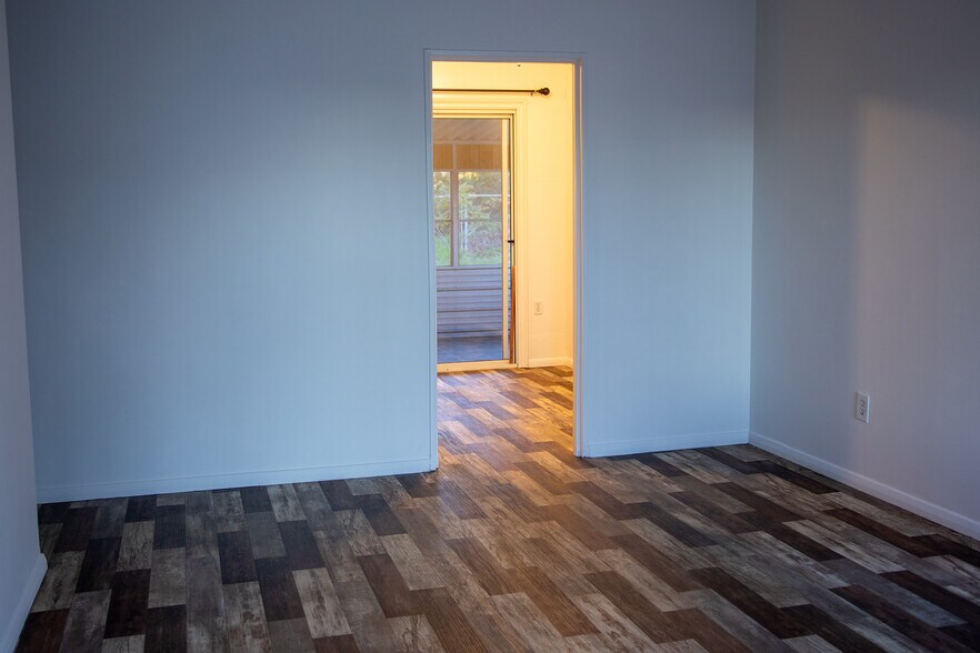 Building Photo - 3292 Karok Ave