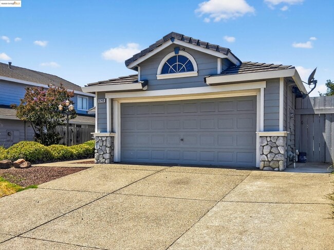 Building Photo - 5140 Homestead Way