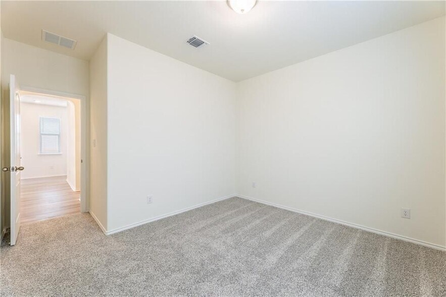 Building Photo - 125 Drifter Ln