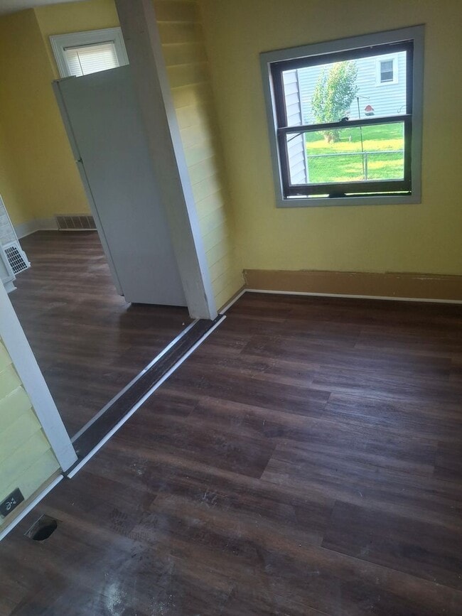 Building Photo - 208 N Cleveland St