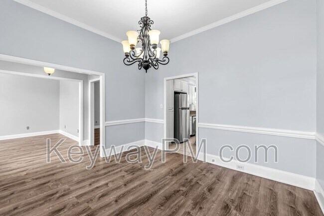 Building Photo - 3011 Old Lodge Rd